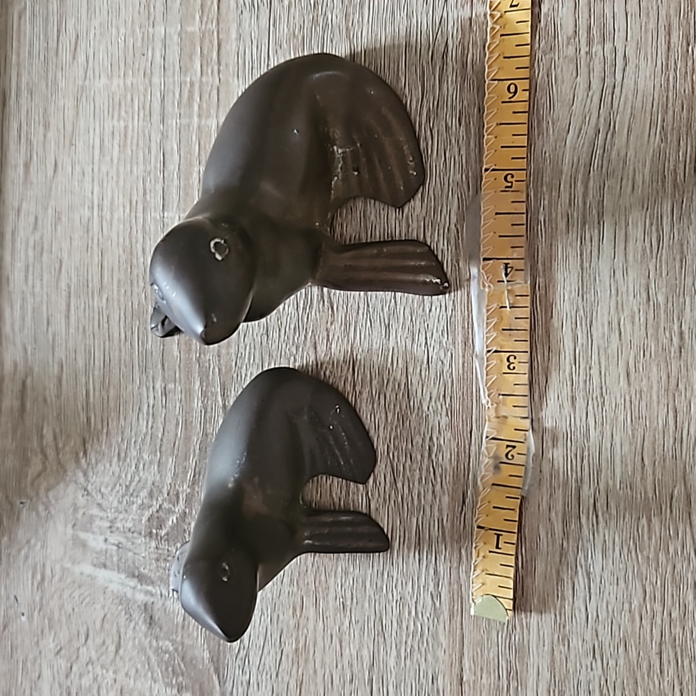 Set of Mother and Baby Sea Lions Paper Weight or Office Decor - Picture 7 of 7
